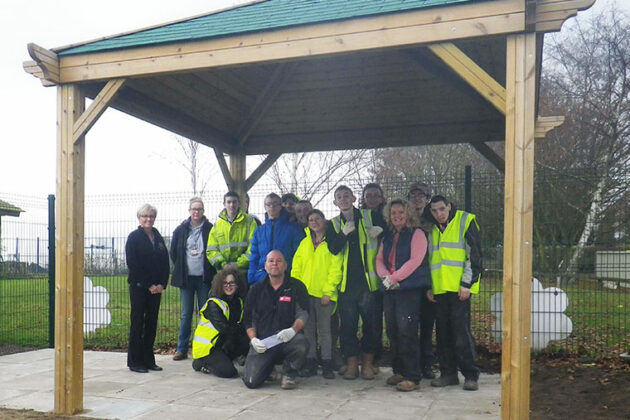 Students from North Notts College have been busy building a brand new stage area at Prospect Hill Infant and Nursery School